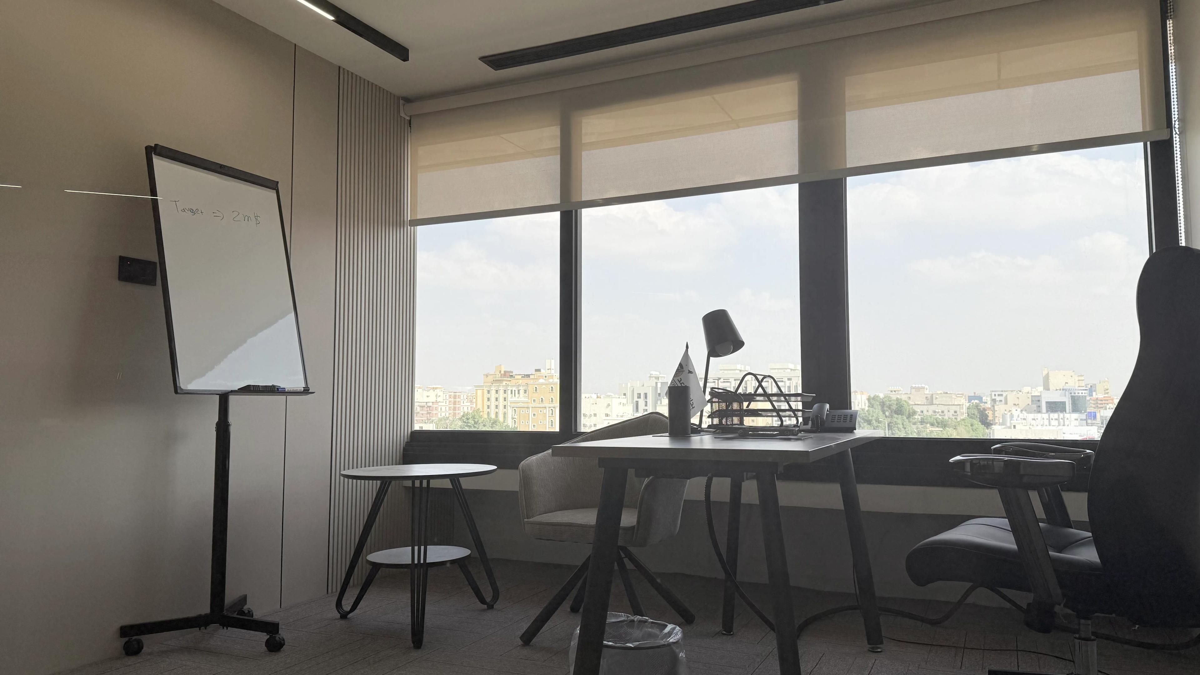 Manager Office thumbnail 3