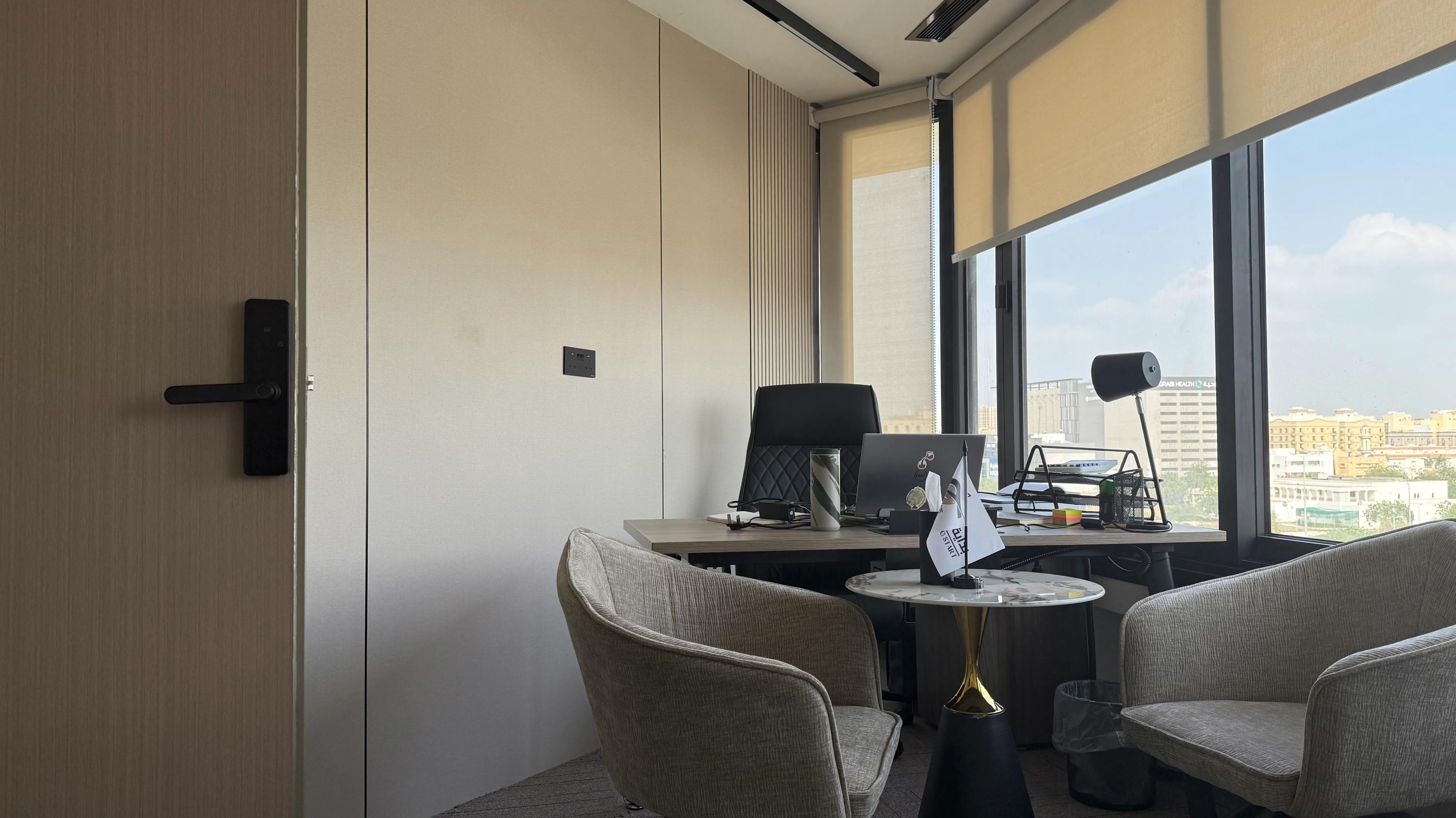 Manager Office thumbnail 4