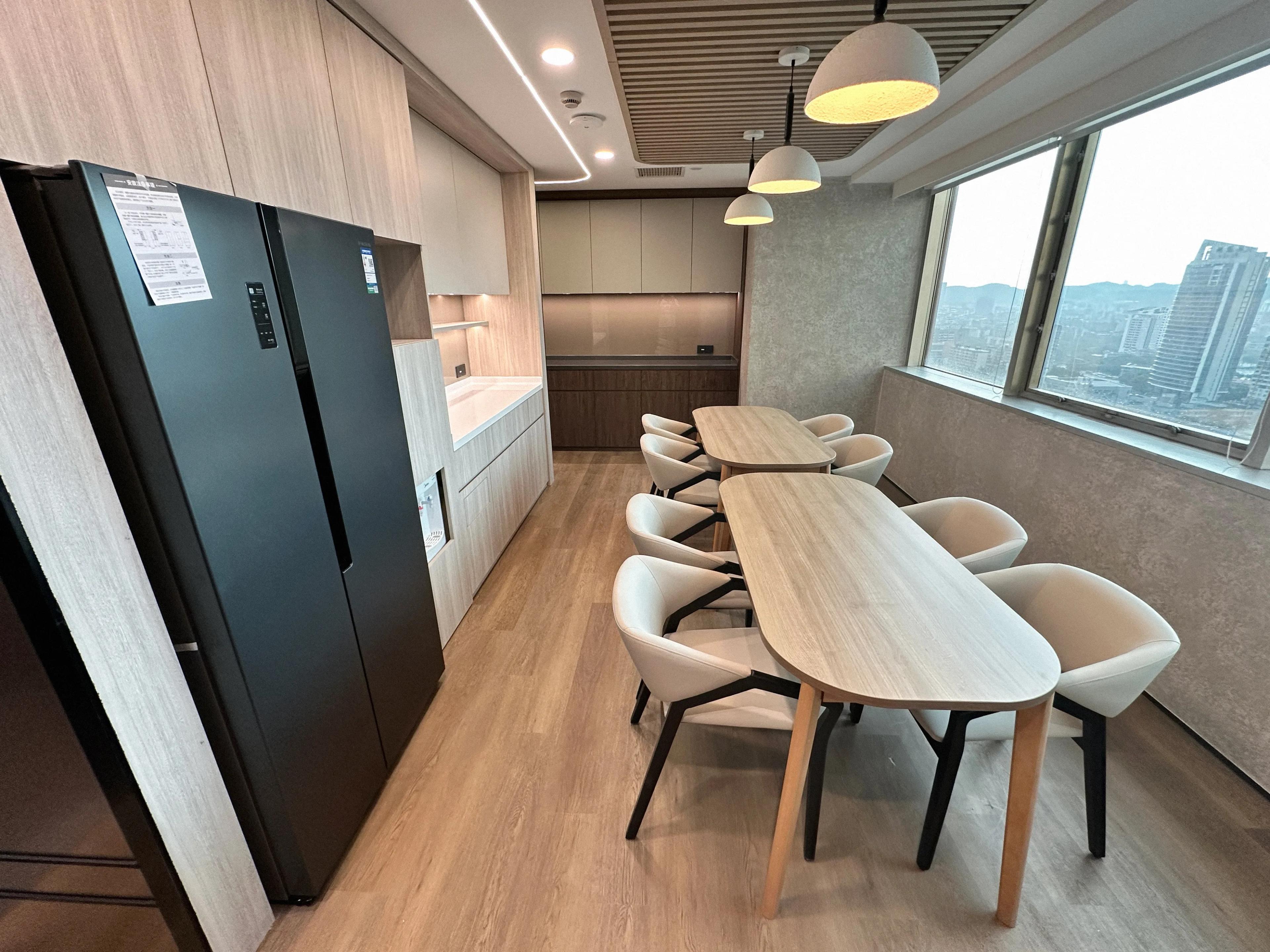 Leisure Cafe Bar - 1