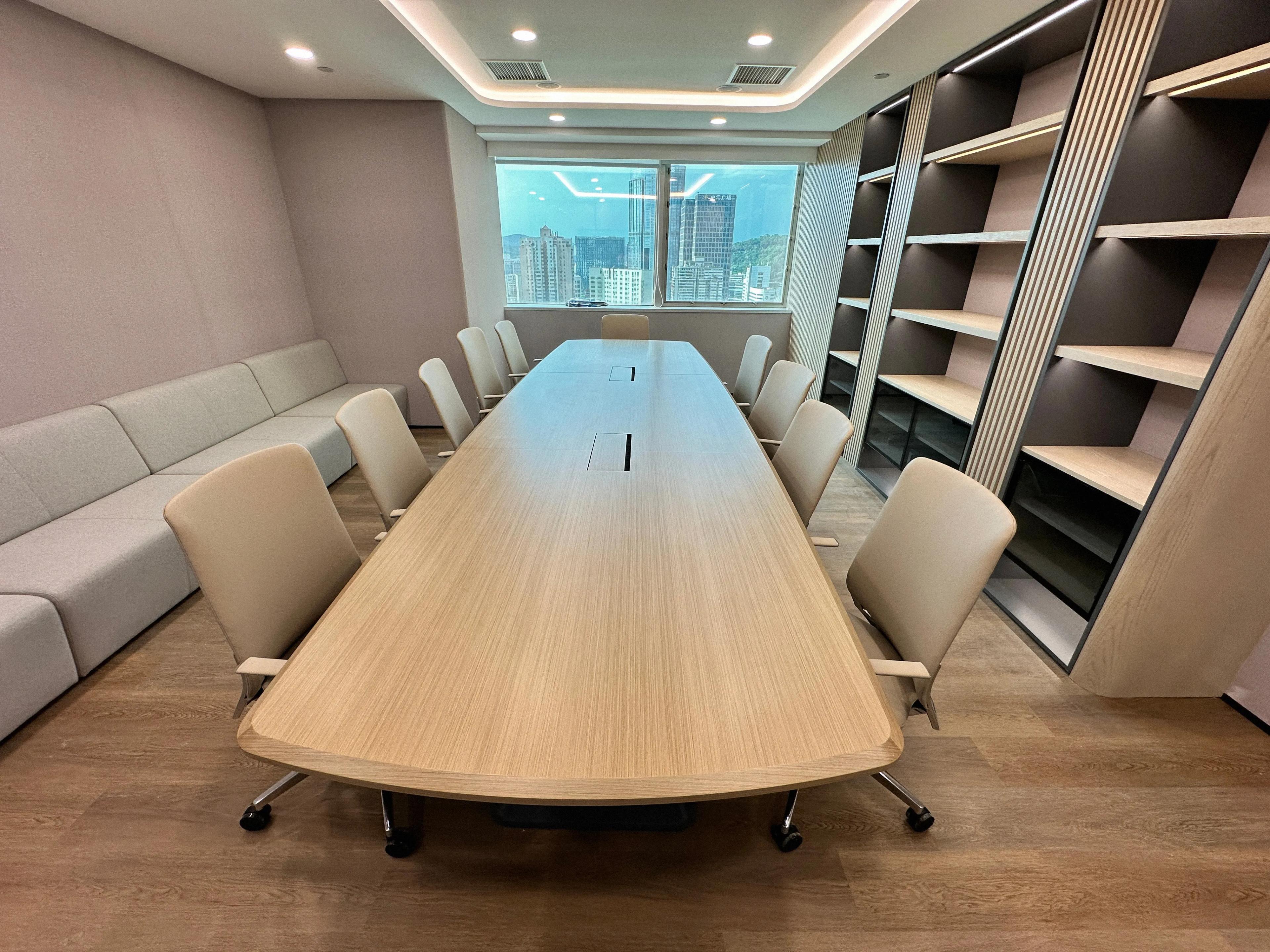 Meeting Room thumbnail 4