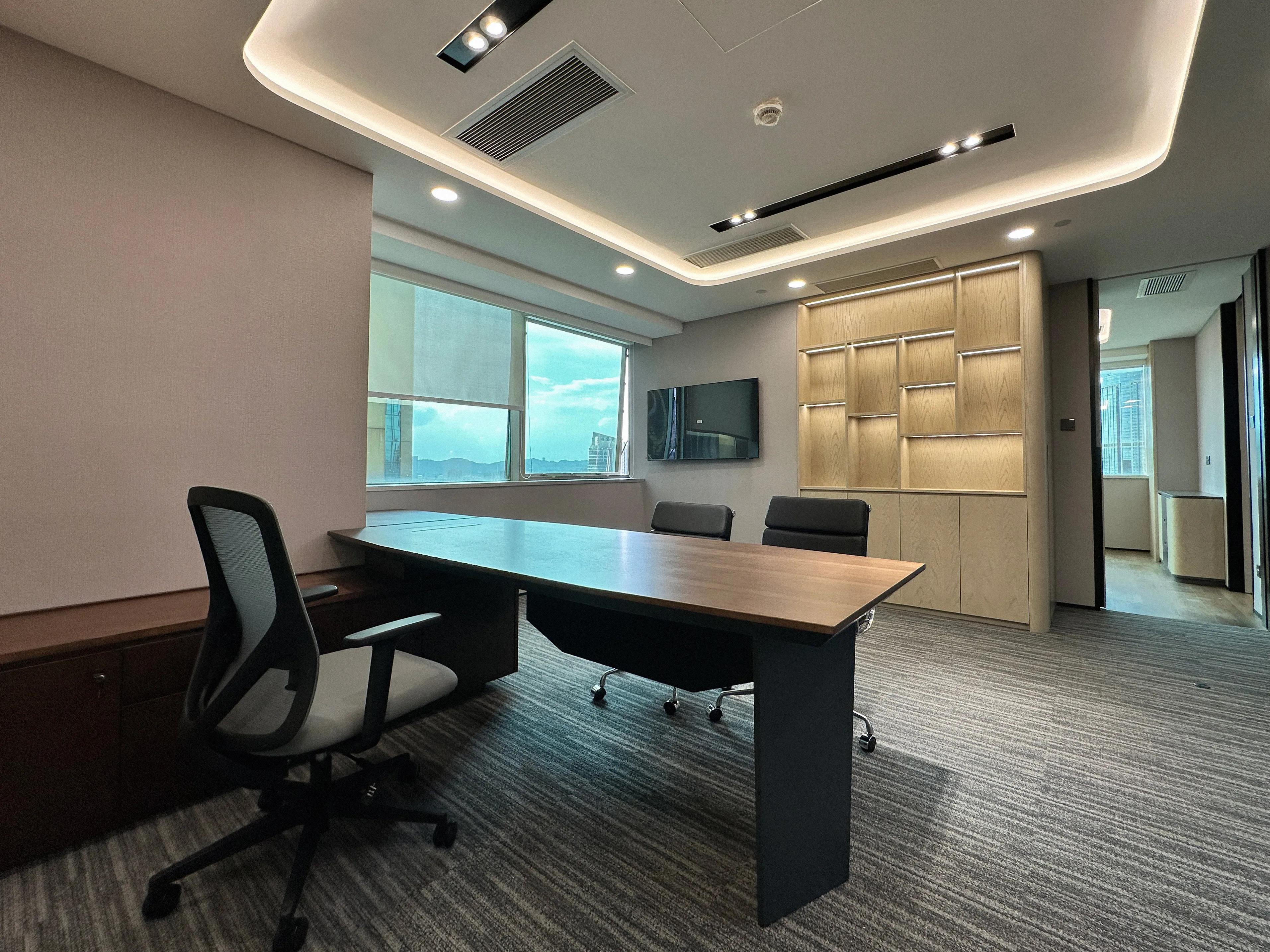 Office & Executive Area thumbnail 5