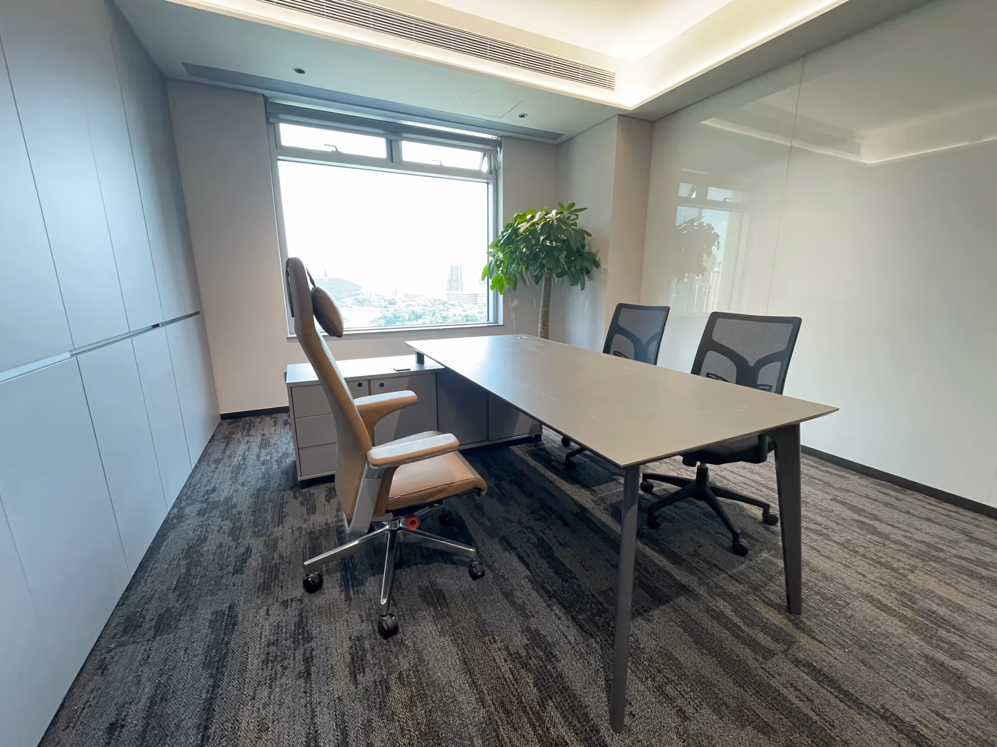 Open Office Area thumbnail 3