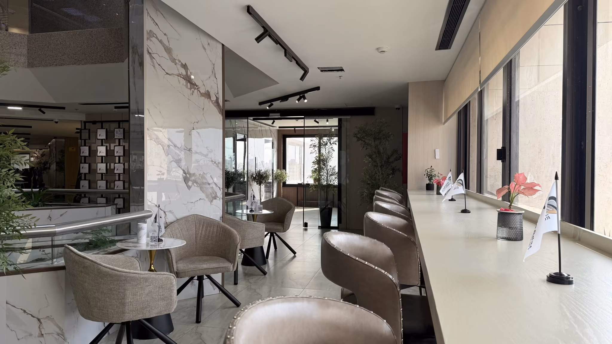 Public Reception Area thumbnail 5