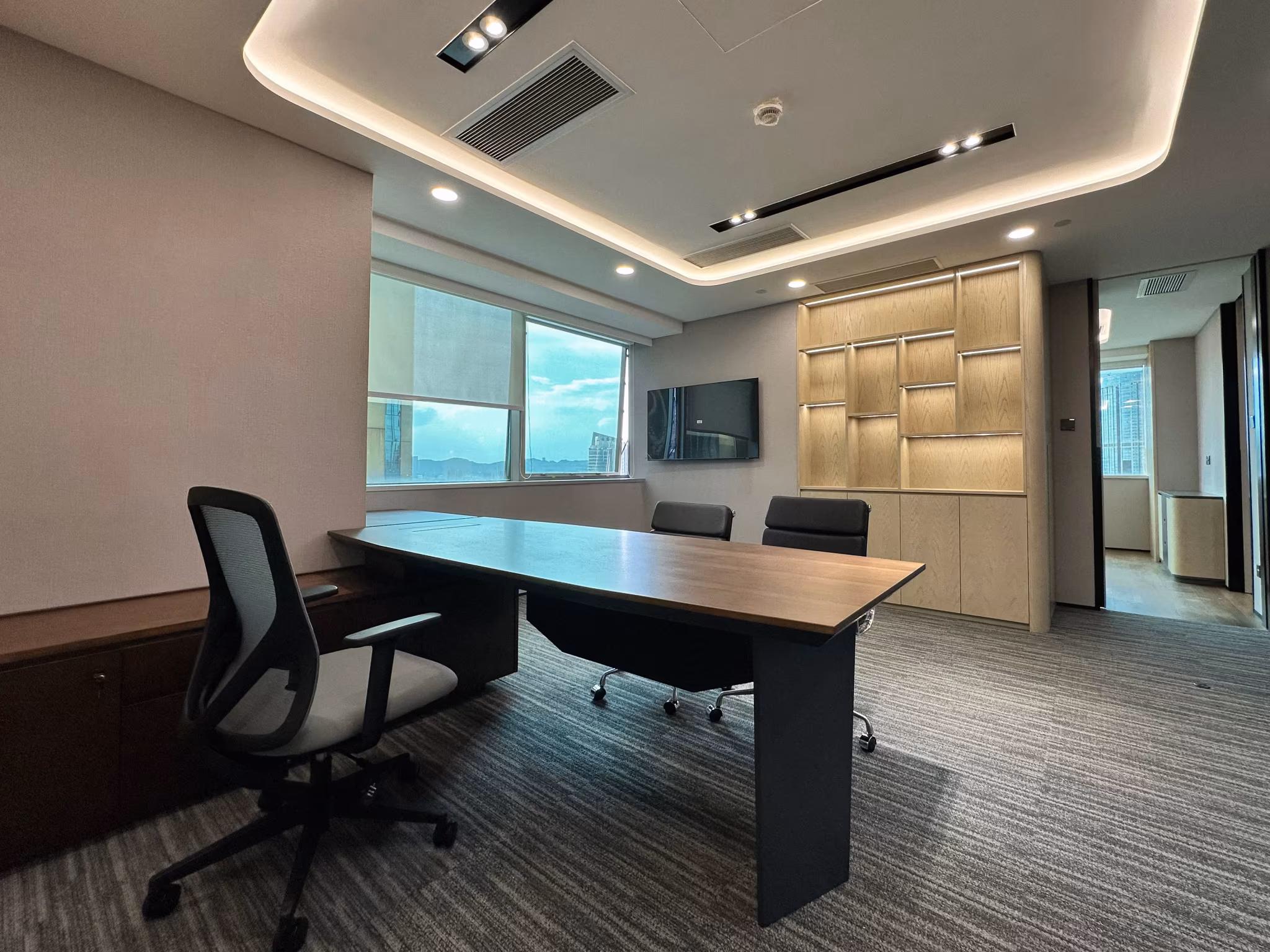 Office & Executive Area thumbnail 5